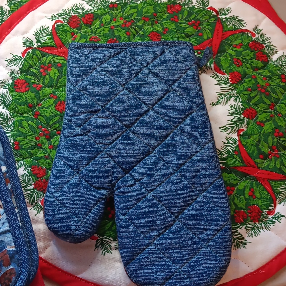Christmas Kitchen Set - Picture 6 of 7